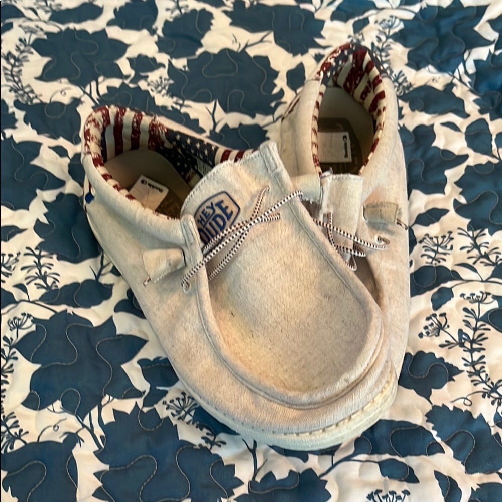 Hey Dude mens patriotic size 9